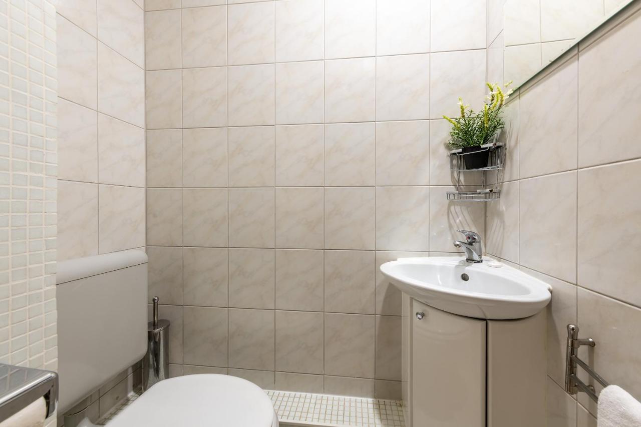 Two Bedroom Apartment For 6 People Warszawa Eksteriør billede