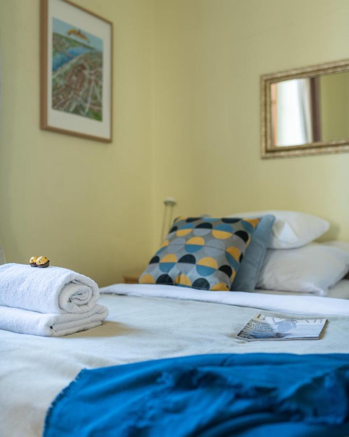 Two Bedroom Apartment For 6 People Warszawa Eksteriør billede