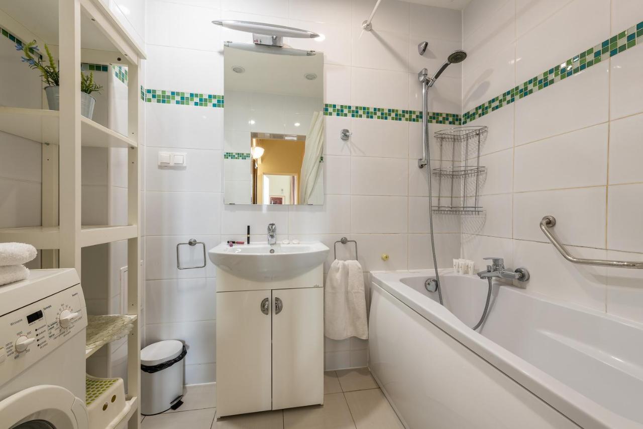 Two Bedroom Apartment For 6 People Warszawa Eksteriør billede